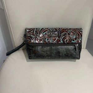 Patricia Nash Tooled Turquoise Valerie Leather Wristlet